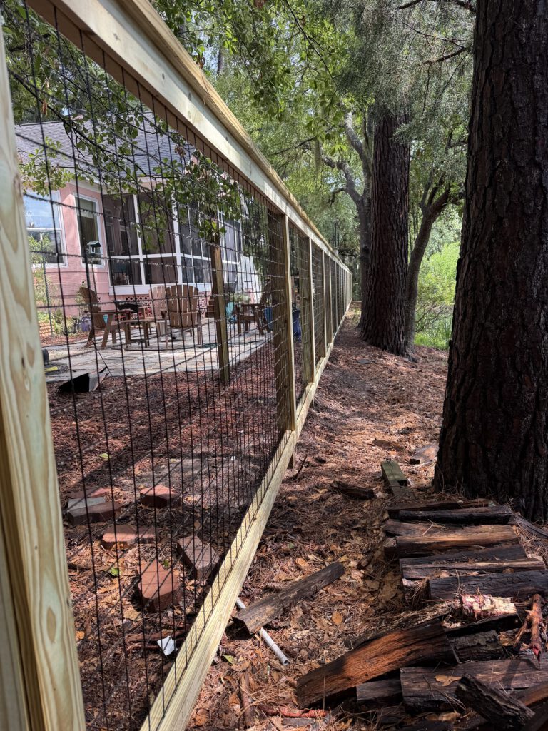 wire and frame farm fencing