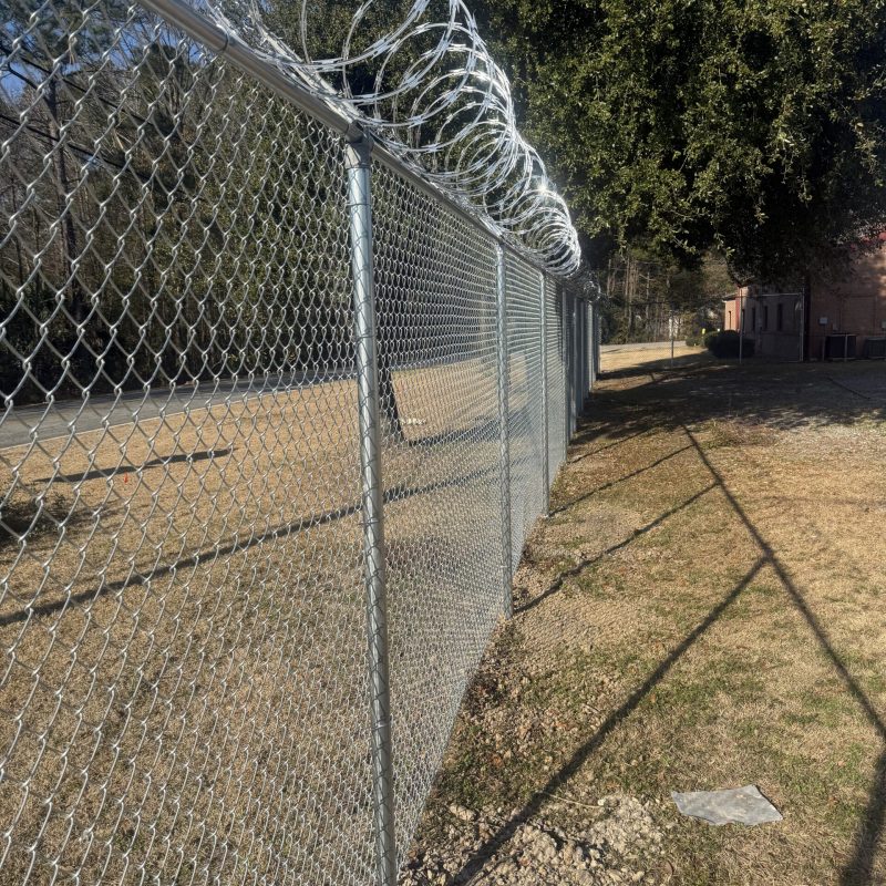 barbwire commercial fence pooler